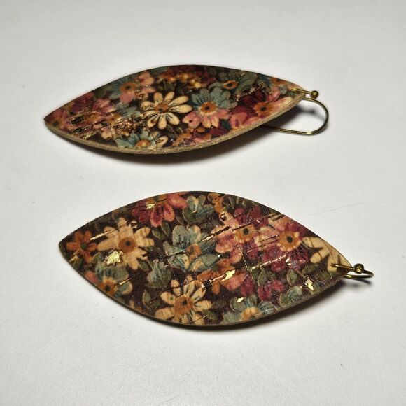 Pink And Blue Flower Cork With Gold Dangling Earrings - Picture 7 of 11